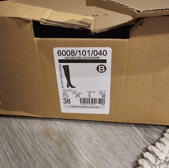 ZARA over the knee boots. Used. Size 8 - Picture 12 of 16